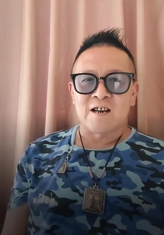 死亡多日无人察觉已发臭王菲前经纪人悼念PG麻将胡了2模拟器台湾男星陈光前家中(图4)